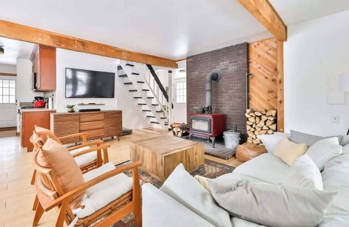 Jewett House | Cozy Winter Retreat Minutes from Hunter Mountain