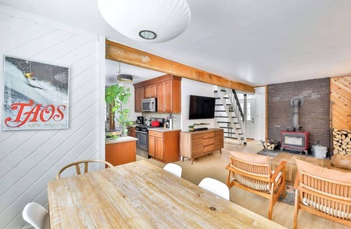 Jewett House | Cozy Winter Retreat Minutes from Hunter Mountain