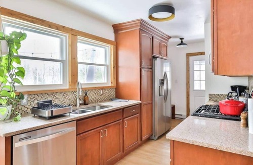 Jewett House | Cozy Winter Retreat Minutes from Hunter Mountain