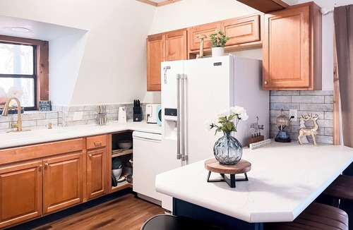 Summerfield Cabin | Cozy Wister Ridge A-Frame Lake Cabin Sleeps 6 Mins to Wister Lake!