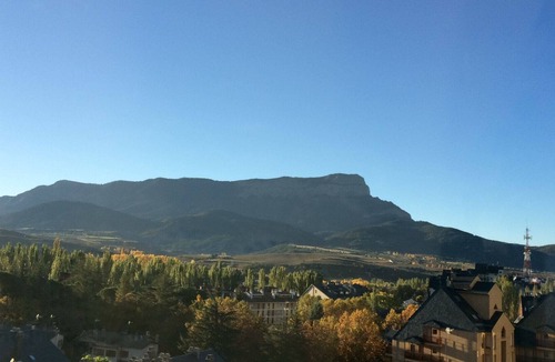 Jaca Apartment | Cozy with exceptional views and dishwasher