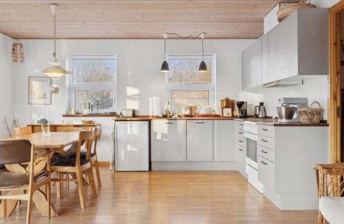 Hoensinge House | Cozy wooden cottage close to nature and beach