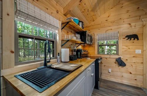 Mentone House | Cozy Woodland Cabin Escape for Families, Friends & Retreats in Mentone, Alabama