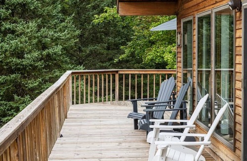 Franklin House | Cozy Woodland Hideaway – Peaceful Stay in a Charming Home