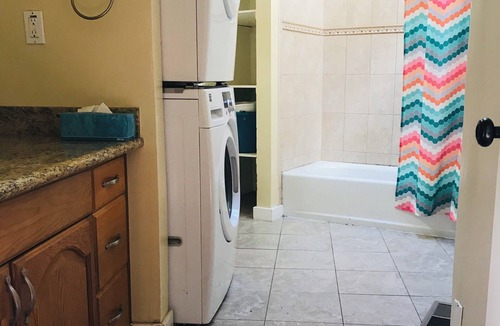 Woodside House | Cozy Woodside Cottage