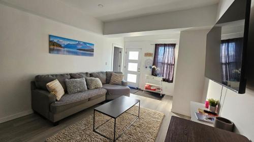 Winnipeg Apartment | Cozy WPG Home