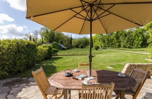 Mesquer Cottage | Cozy XVIIIth Century Farmhouse with Modern Amenities, Electric Car Charger, Near Guérande