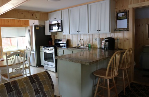 Hartford Cabin | Cozy Year-round Camp with Water Frontage