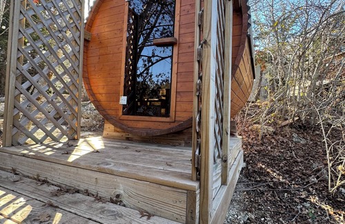 Cardinal Hills Estates Cabin | Cozy Yurt in perfect Austin with AC, Free Wifi, free Parking & jacuzzi use