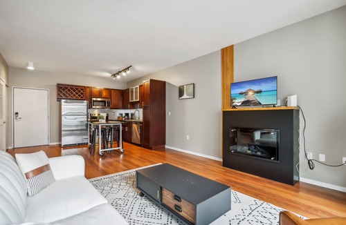Mill District Apartment | CozySuites 2BR Mill District with gym # 01