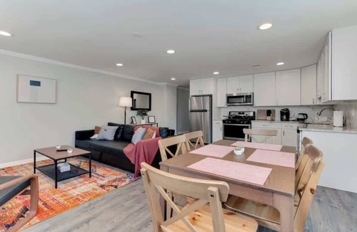 Potomac West Condo | CozySuites 3BR/3BA Charming Colonial Home