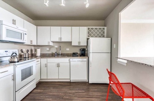 Old Louisville Apartment | CozySuites 800 Tower 1BR w/gym! 12