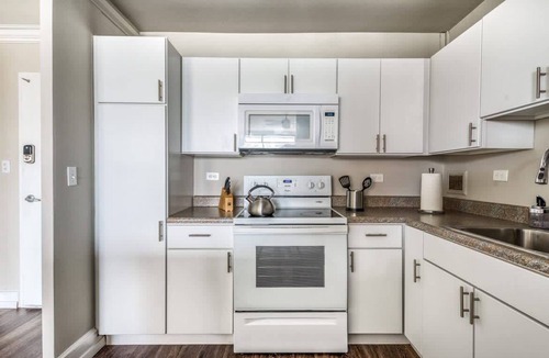 Old Louisville Apartment | CozySuites 800 Tower 1BR w/gym! 12