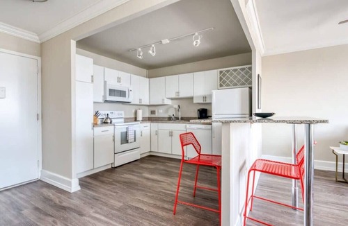 Old Louisville Apartment | CozySuites 800 Tower 1BR w/gym! 15