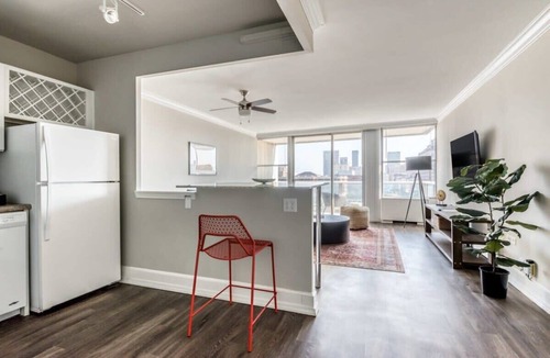 Old Louisville Apartment | CozySuites 800 Tower 1BR w/gym! 15