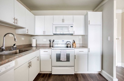 Old Louisville Apartment | CozySuites 800 Tower 1BR w/gym! 16