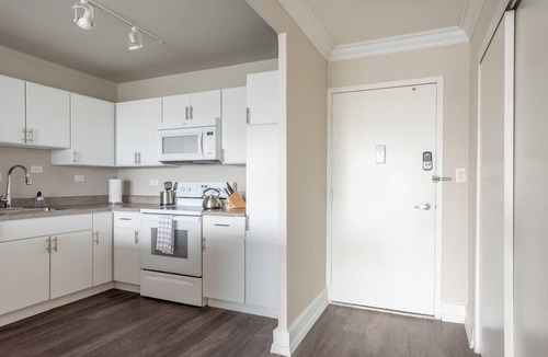 Old Louisville Apartment | CozySuites 800 Tower 1BR w/gym! 16