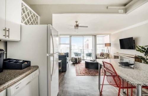 Old Louisville Apartment | CozySuites 800 Tower 1BR w/gym! 17