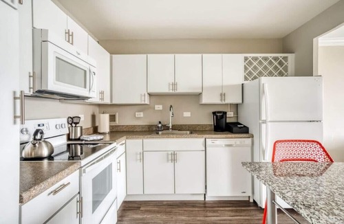 Old Louisville Apartment | CozySuites 800 Tower 1BR w/gym! 17