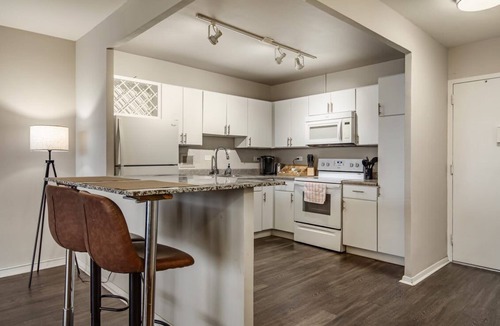 Old Louisville Apartment | CozySuites 800 Tower 1BR w/gym! 19