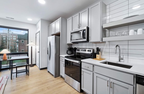 Lockerbie Square Apartment | CozySuites at Block20