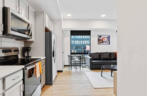 Lockerbie Square Apartment | CozySuites at Block20