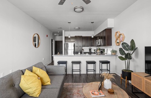 Indianapolis Apartment | CozySuites at Notch
