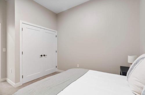 Downtown Cincinnati Apartment | CozySuites at Textile