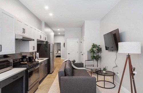 Downtown Cincinnati Apartment | CozySuites at Textile