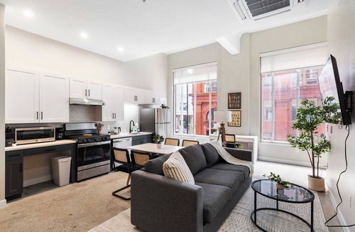 Downtown Cincinnati Apartment | CozySuites at Textile