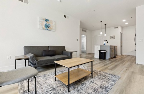 Glendale Sports and Entertainment District Apartment | CozySuites at Zone Westgate