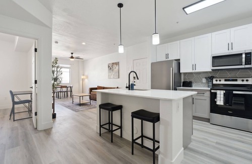 Glendale Sports and Entertainment District Apartment | CozySuites at Zone Westgate