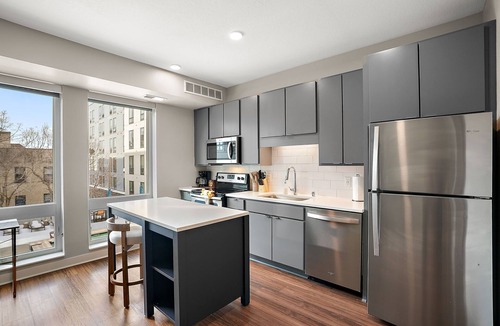 Downtown Minneapolis Apartment | CozySuites Marquee