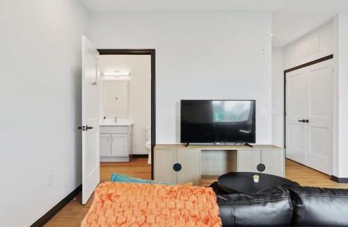 Lockerbie Square Apartment | CozySuites Mass with lounge and roof deck #6