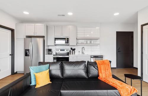 Lockerbie Square Apartment | CozySuites Mass with lounge and roof deck #21