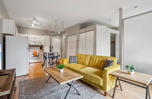 Mill District Apartment | CozySuites Mill District with gym #06