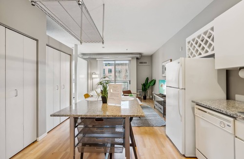Mill District Apartment | CozySuites Mill District with gym #06