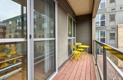 Mill District Apartment | CozySuites Mill District with gym #06