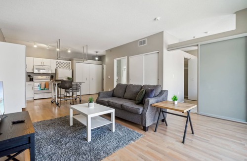 Mill District Apartment | CozySuites Mill District with gym #11