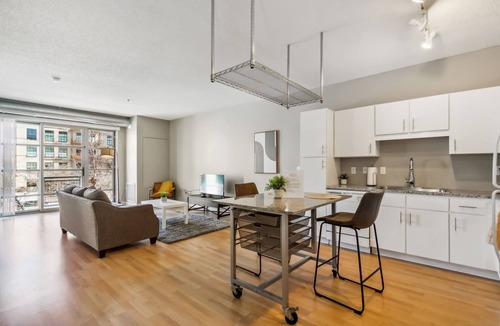 Mill District Apartment | CozySuites Mill District with gym #11