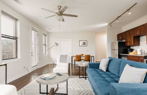 Hillsboro Village Apartment | CozySuites Music Row Bold 2BR in Nashville! 55