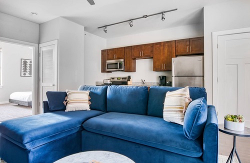 Music Row Apartment | CozySuites Music Row Charming 1BR free parking! 34