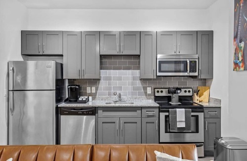 Music Row Apartment | CozySuites Music Row Spacious 1BR Nashville! 56