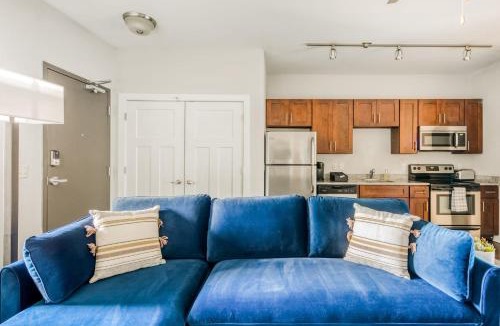 Music Row Apartment | CozySuites MusicRow Classy 1BR in Nashville! 09