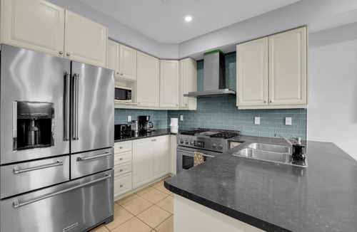 Mount Pleasant House | CozyVibe Stays: Spacious Family Friendly 3BR Townhome