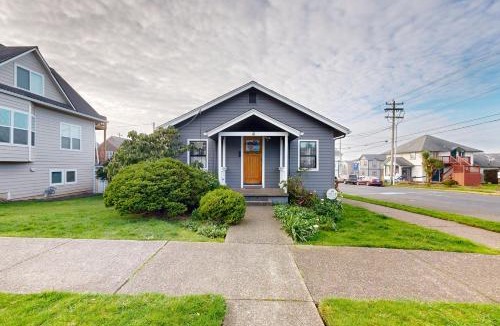 Newport House | Crab Cottage in Nye Beach