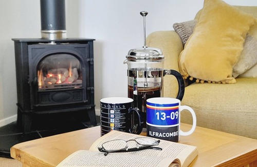 Hele Cottage | CRAB COTTAGE, pet friendly, country holiday cottage in Ilfracombe