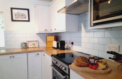Hele Cottage | CRAB COTTAGE, pet friendly, country holiday cottage in Ilfracombe