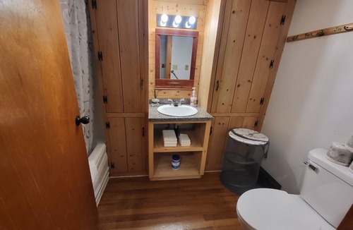 Central Hainesville Hotel | Crabbe Mountain Inn