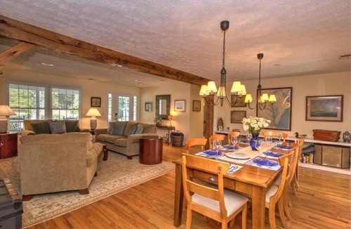 St. Michaels House | Crabbers Cove